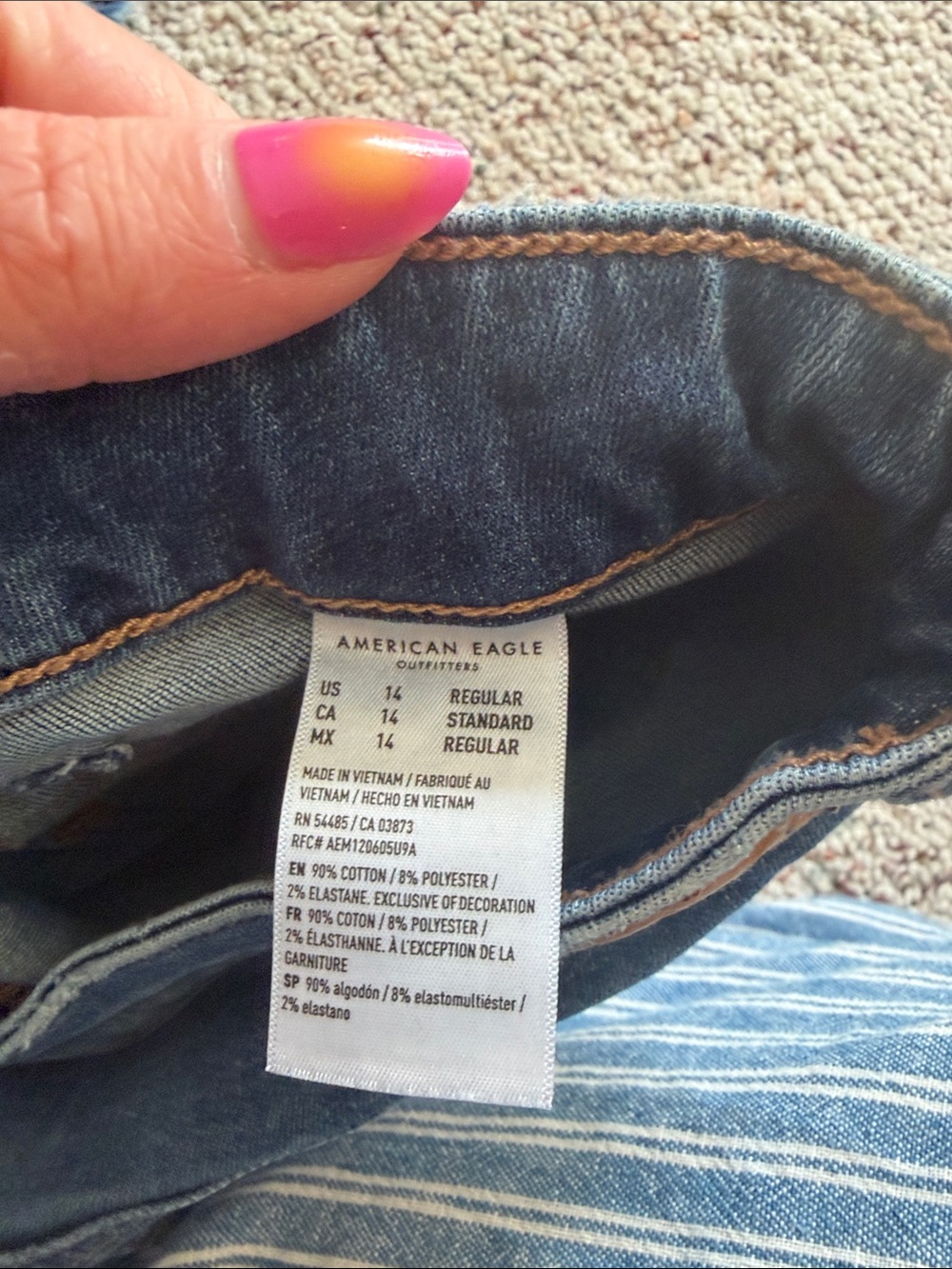American Eagle Outfitters Dark Blue Flare Jeans - Picture 7 of 7